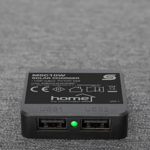 HOME MSC10W hordozható napelemes USB töltő, összecsukható, 10Watt, 2xUSB, LED töltésjelző, felakasztható, tartozék karabinerekkel