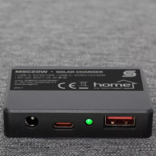 HOME MSC20W hordozható napelemes USB töltő, összecsukható, 20Watt, USB-A + USB-C + DC kimenet, PD gyorstöltés, LED töltésjelző, felakasztható, tartozék karabinerekkel